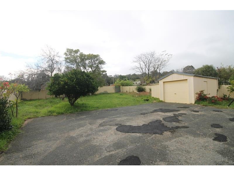 13 William Street, Armadale WA 6112