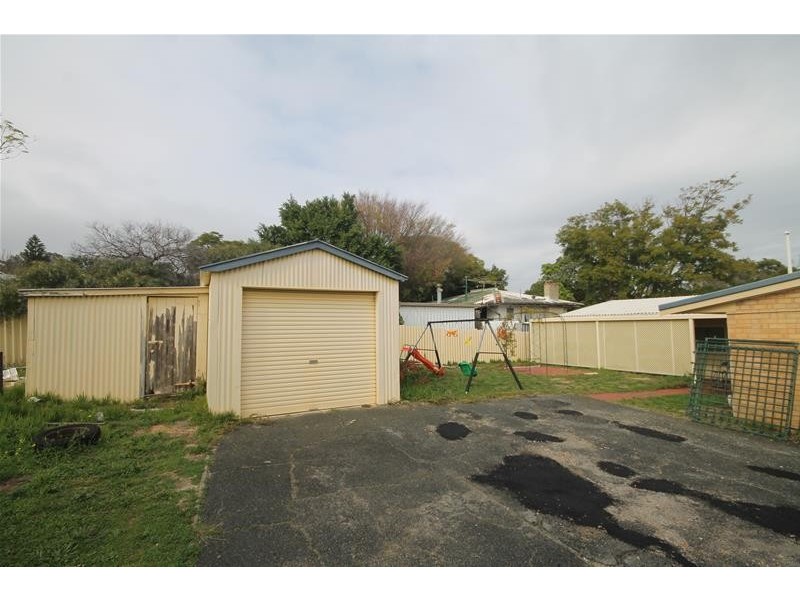 13 William Street, Armadale WA 6112