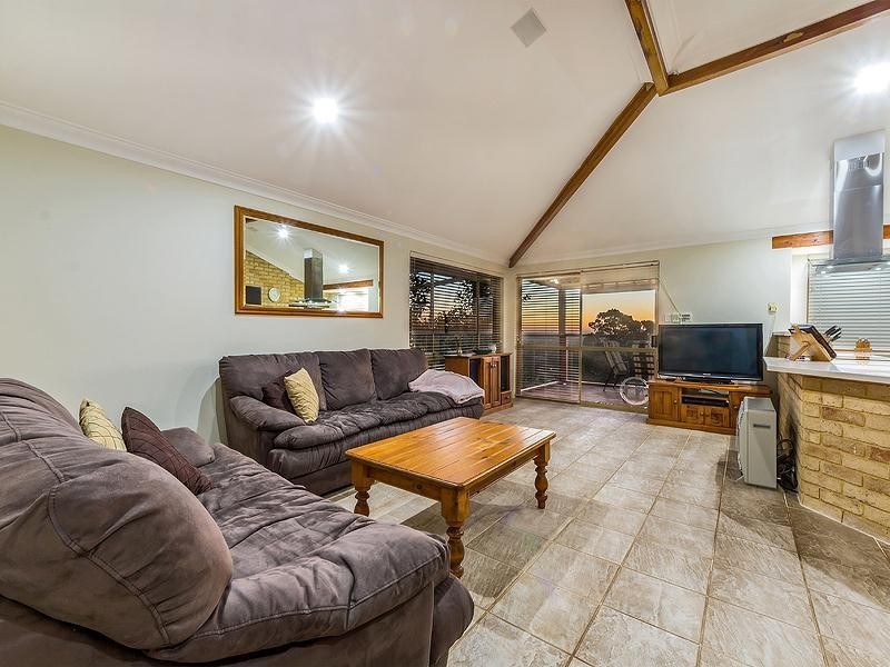 34 Wangoola Terrace, Mount Nasura WA 6112