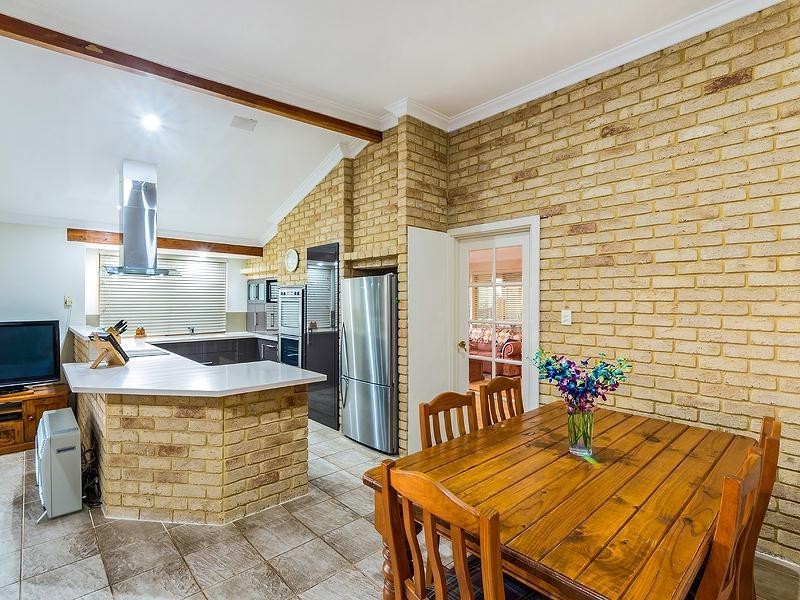 34 Wangoola Terrace, Mount Nasura WA 6112