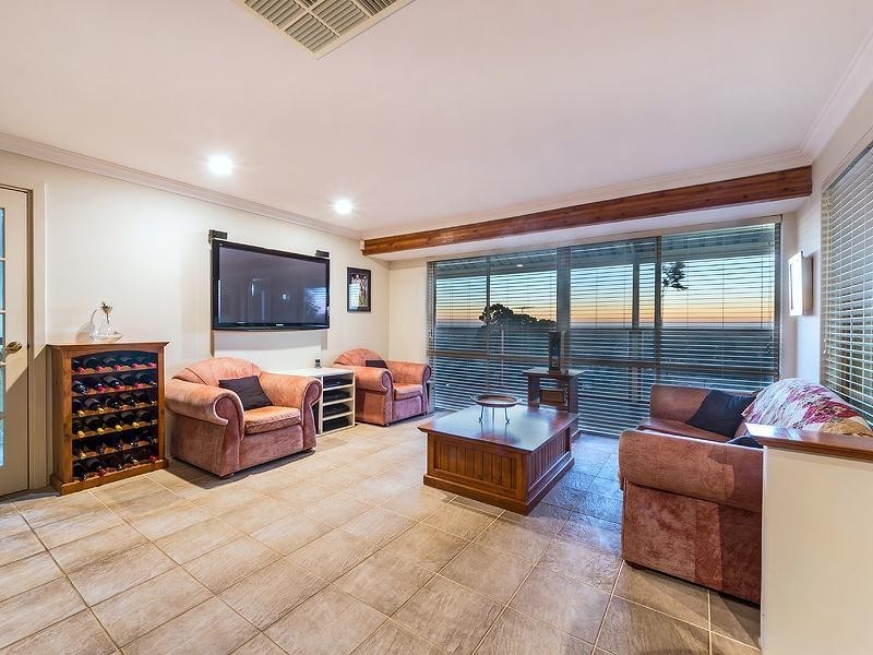 34 Wangoola Terrace, Mount Nasura WA 6112