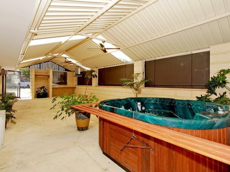 19 Onyx Road, Mount Richon WA 6112