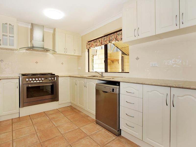 19 Onyx Road, Mount Richon WA 6112