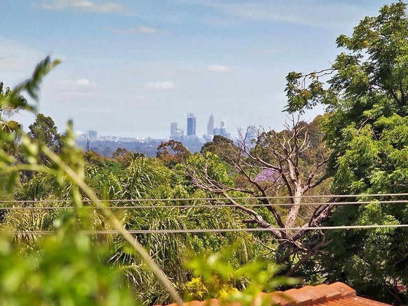 19 Onyx Road, Mount Richon WA 6112