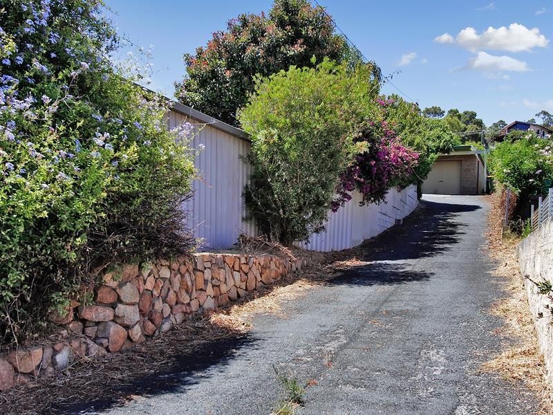 19 Onyx Road, Mount Richon WA 6112