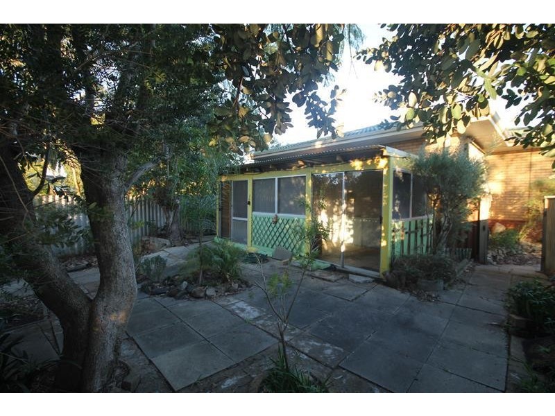 17 Waltham Road, Armadale WA 6112