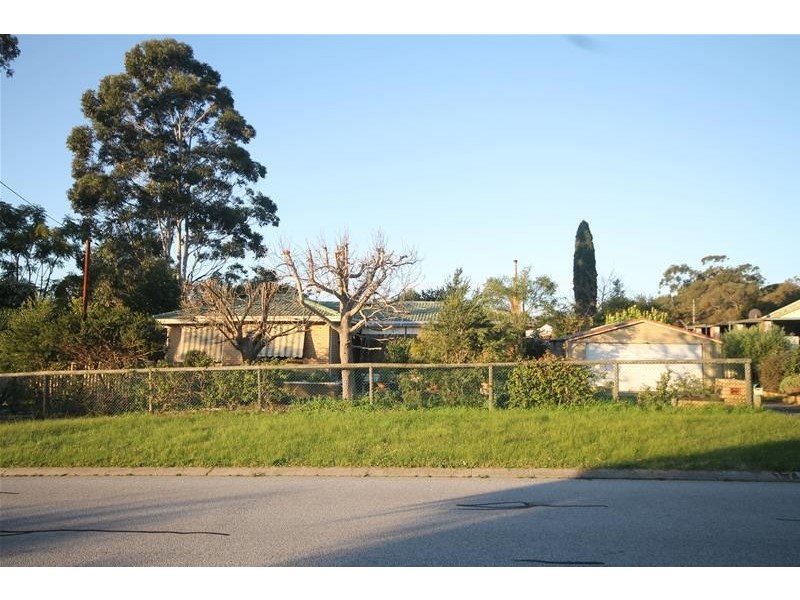 17 Waltham Road, Armadale WA 6112