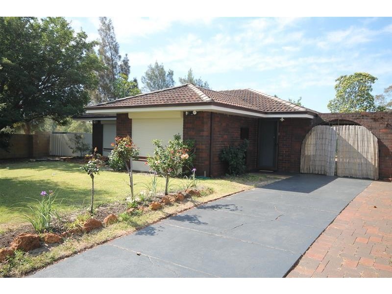 17 Adelina Court, Camillo WA 6111