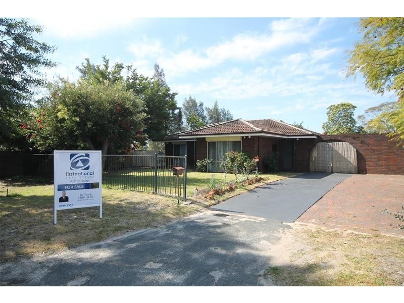 17 Adelina Court, Camillo WA 6111