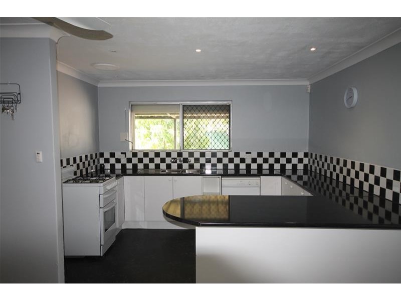 17 Adelina Court, Camillo WA 6111