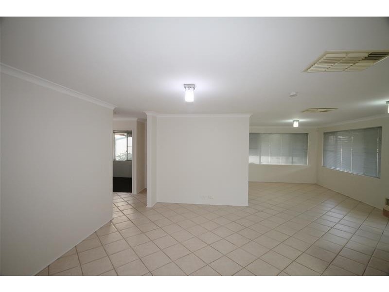 25 Eureka Place, Seville Grove WA 6112