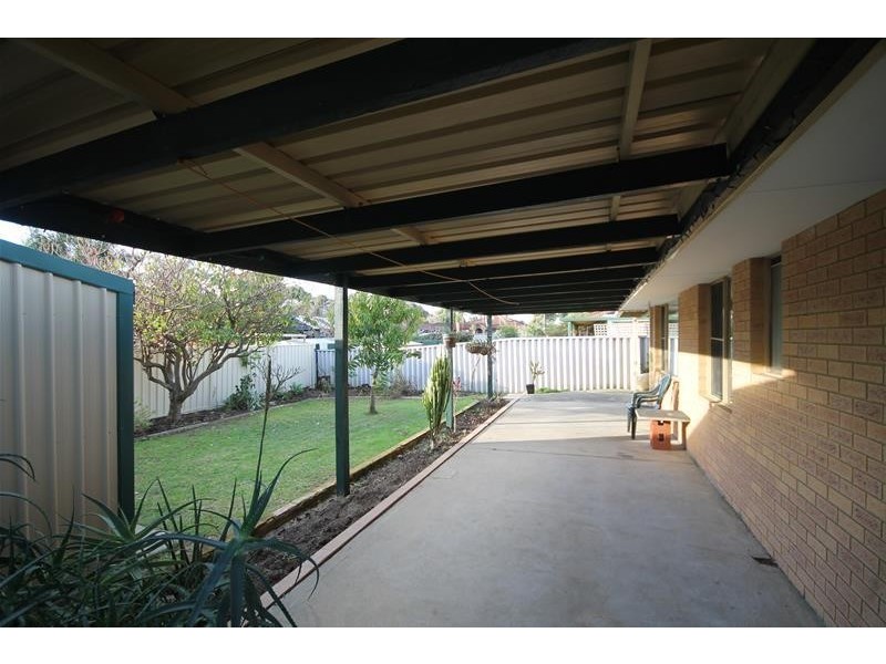 25 Eureka Place, Seville Grove WA 6112