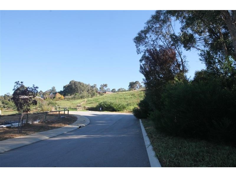 10 Zavatteri Rise, Roleystone WA 6111