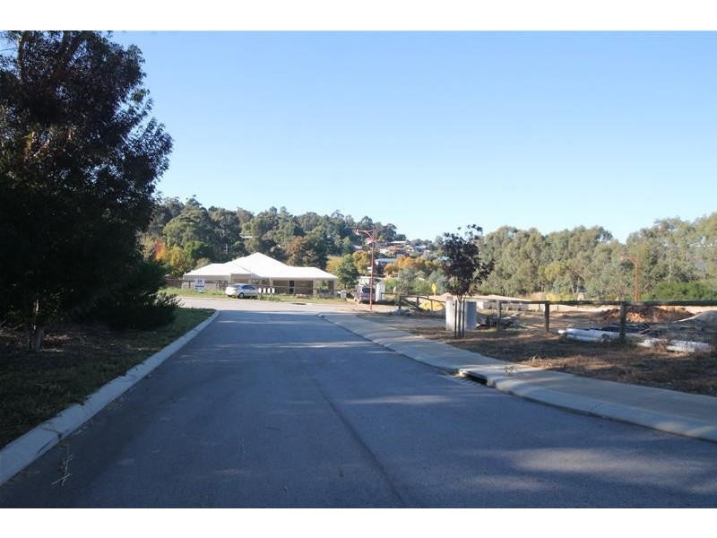 10 Zavatteri Rise, Roleystone WA 6111