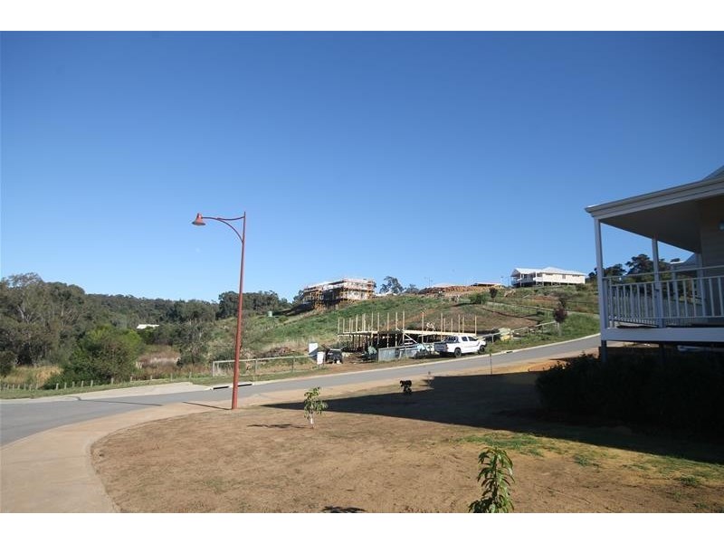 10 Zavatteri Rise, Roleystone WA 6111