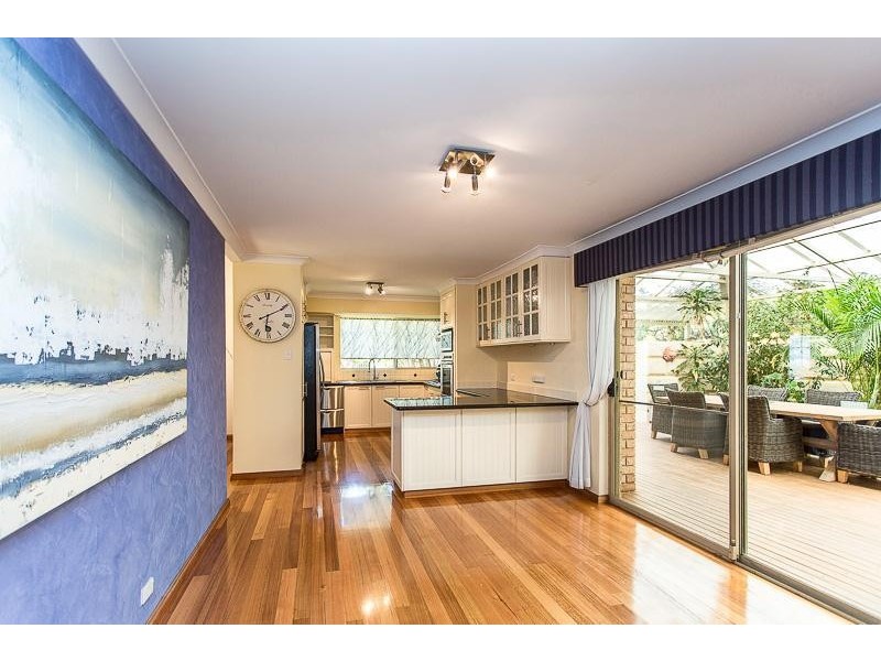 13 Rushton Terrace, Mount Nasura WA 6112