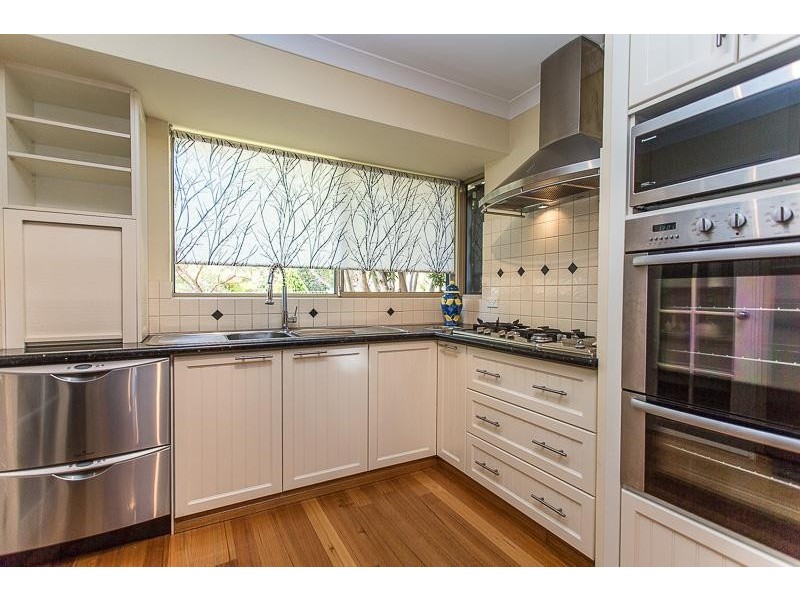 13 Rushton Terrace, Mount Nasura WA 6112