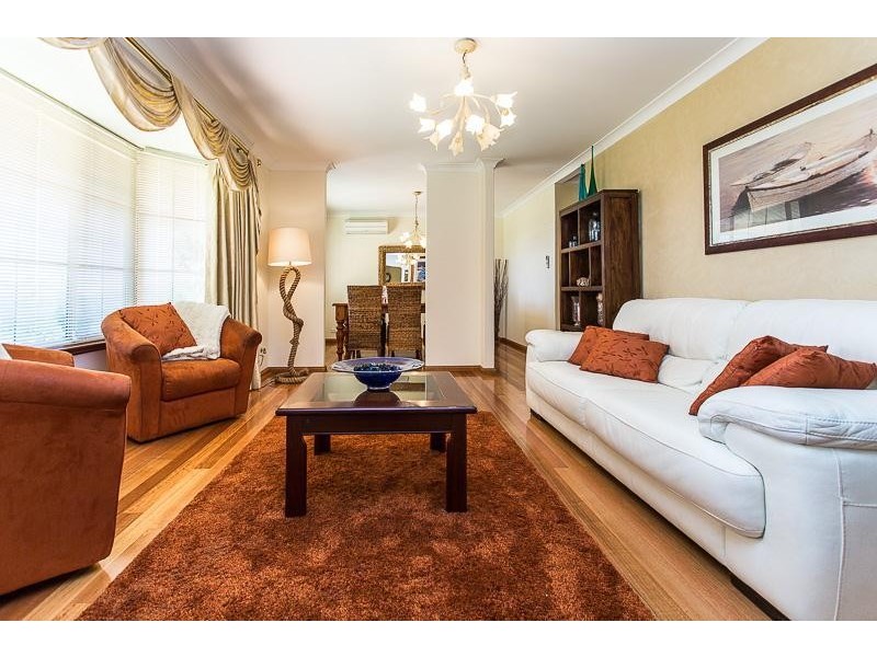 13 Rushton Terrace, Mount Nasura WA 6112