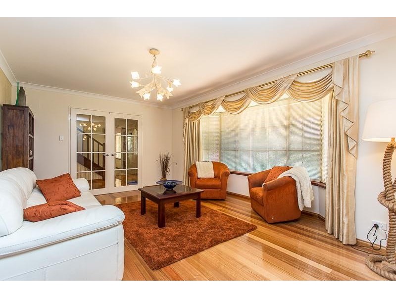 13 Rushton Terrace, Mount Nasura WA 6112