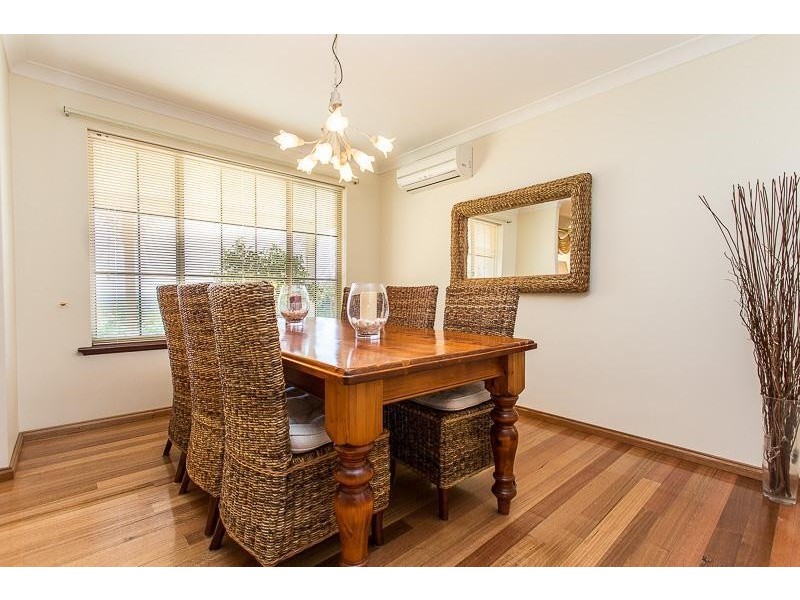 13 Rushton Terrace, Mount Nasura WA 6112