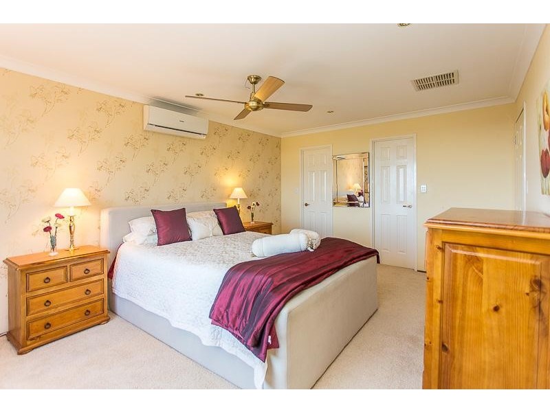 13 Rushton Terrace, Mount Nasura WA 6112