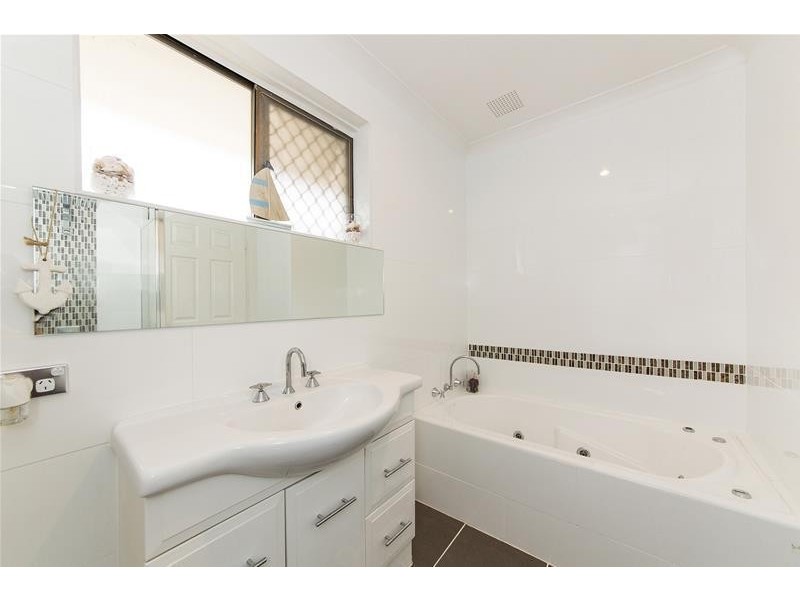 27 Cohuna Drive, Armadale WA 6112