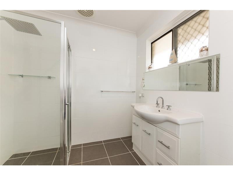 27 Cohuna Drive, Armadale WA 6112