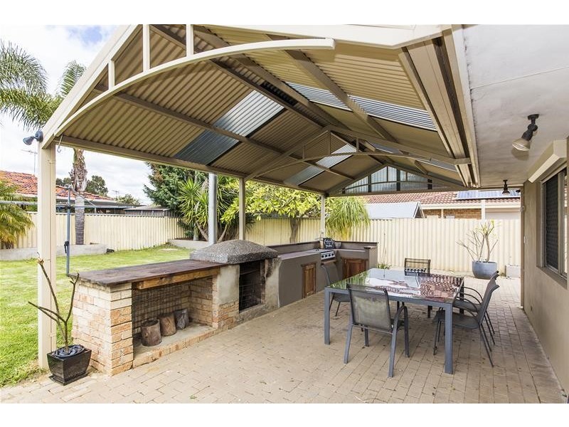 27 Cohuna Drive, Armadale WA 6112