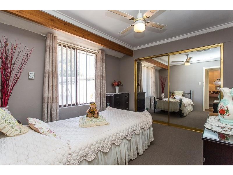 59 Ashburton Drive, Gosnells WA 6110