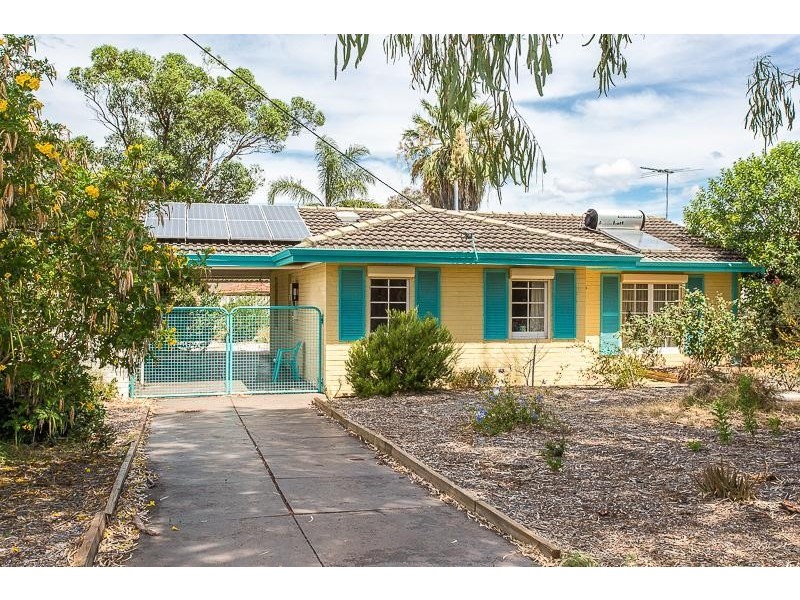 46 Waratah Drive, Camillo WA 6111