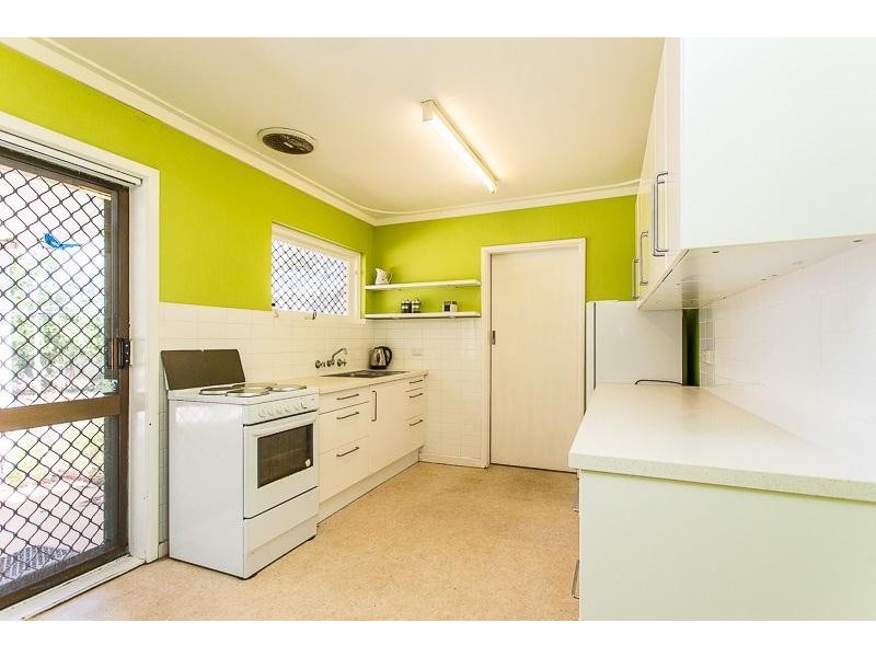 46 Waratah Drive, Camillo WA 6111