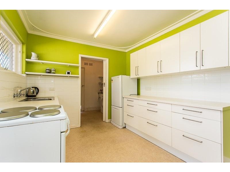 46 Waratah Drive, Camillo WA 6111