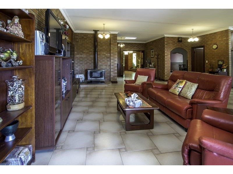 115 Carawatha Avenue, Mount Nasura WA 6112