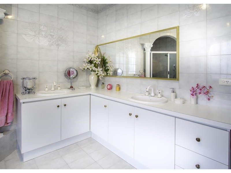 115 Carawatha Avenue, Mount Nasura WA 6112