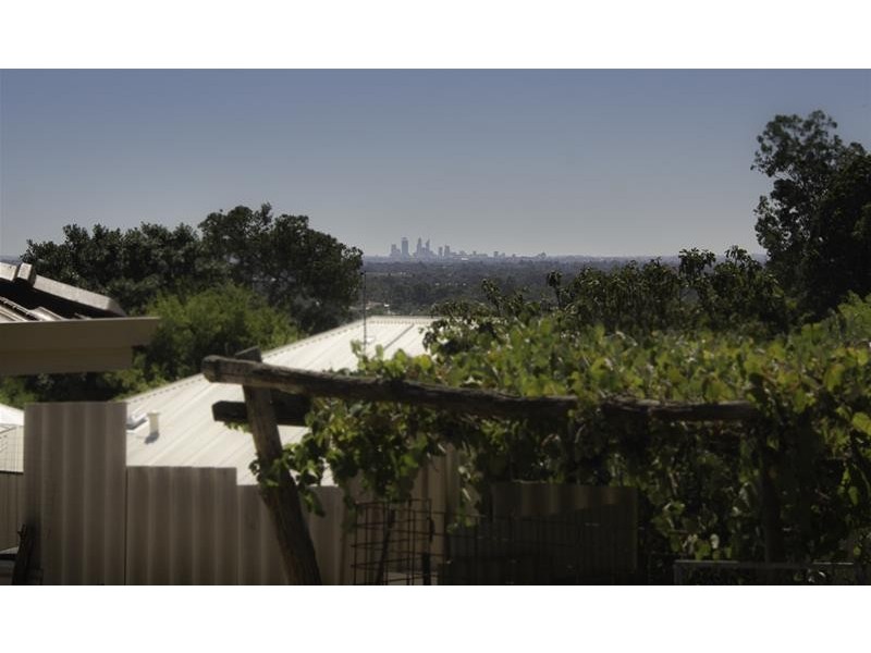 115 Carawatha Avenue, Mount Nasura WA 6112