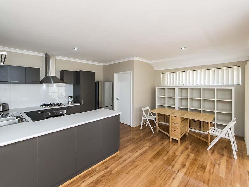 2/21 Friar Road, Armadale WA 6112