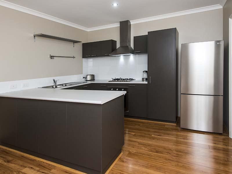 2/21 Friar Road, Armadale WA 6112