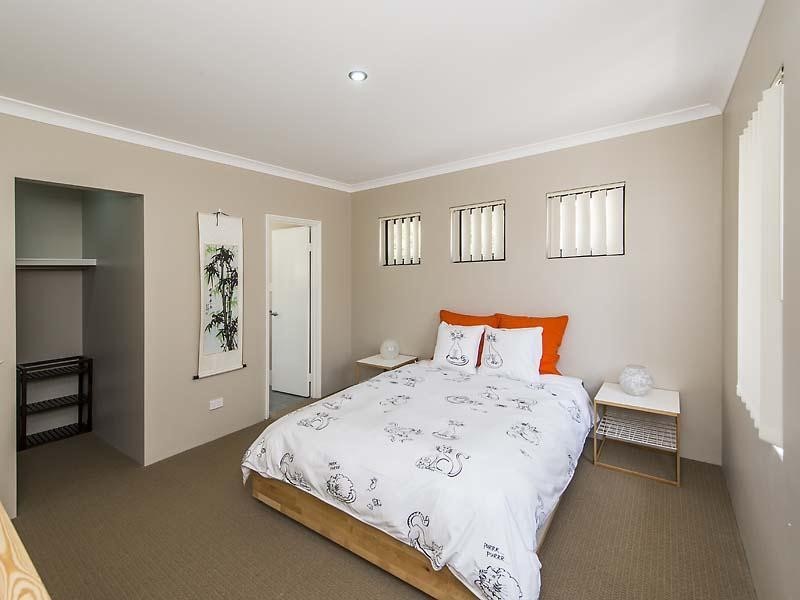 2/21 Friar Road, Armadale WA 6112