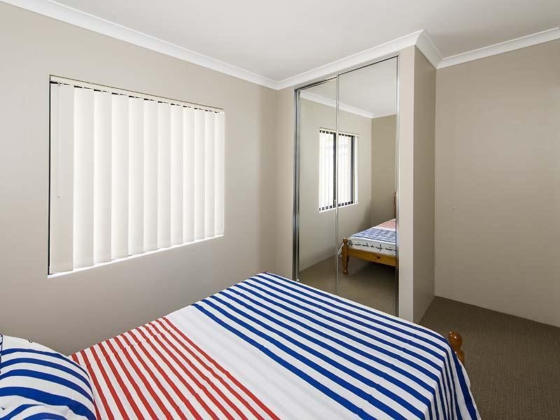 2/21 Friar Road, Armadale WA 6112