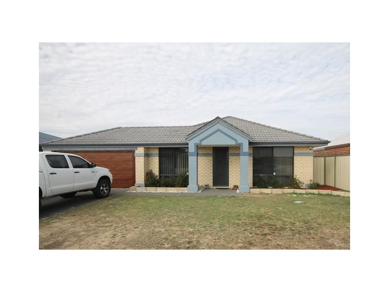 25 Edinburgh Road, Seville Grove WA 6112