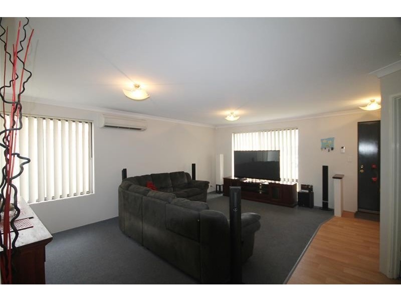 25 Edinburgh Road, Seville Grove WA 6112