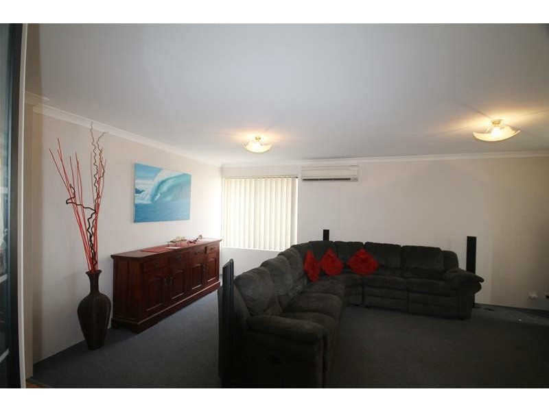 25 Edinburgh Road, Seville Grove WA 6112