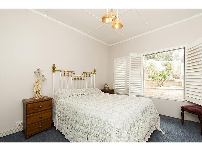 52 Brookton Highway, Kelmscott WA 6111