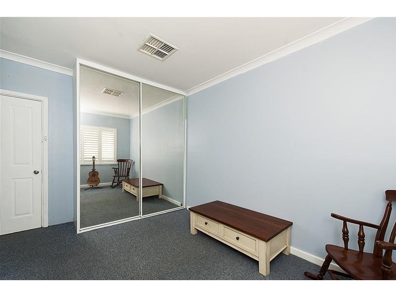 52 Brookton Highway, Kelmscott WA 6111