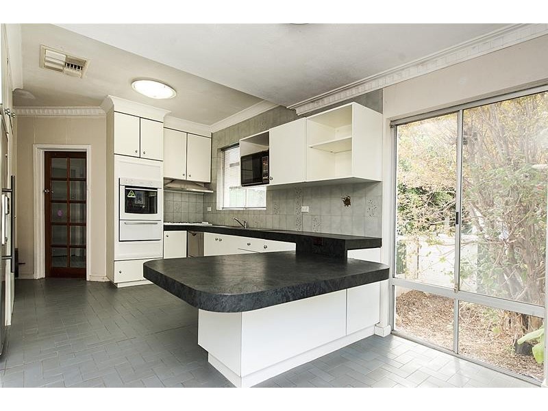 52 Brookton Highway, Kelmscott WA 6111