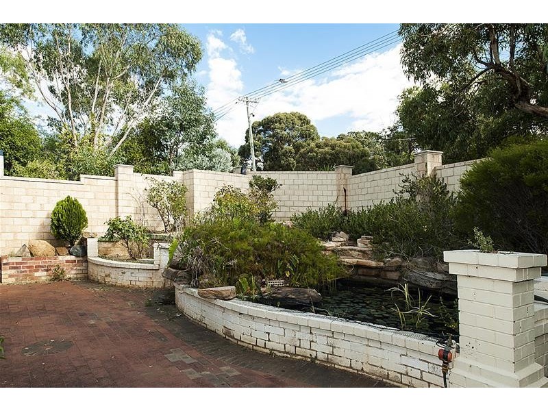 52 Brookton Highway, Kelmscott WA 6111