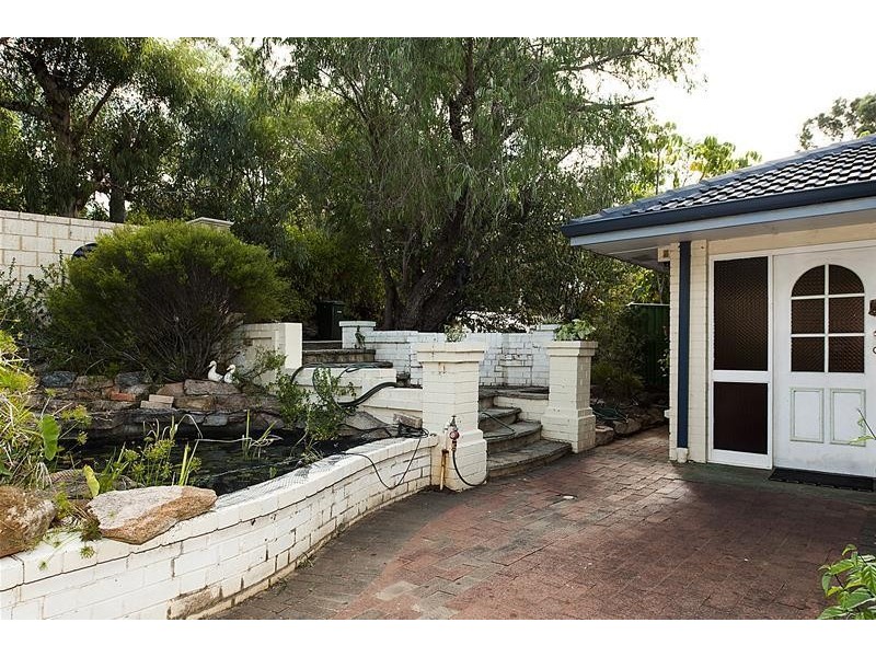 52 Brookton Highway, Kelmscott WA 6111