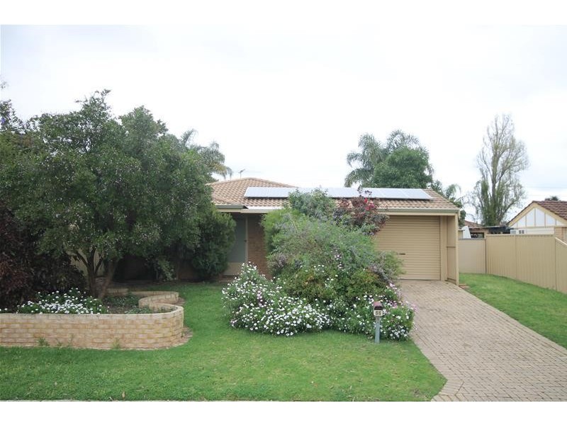 22 Emperor Close, Seville Grove WA 6112