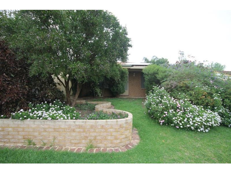 22 Emperor Close, Seville Grove WA 6112