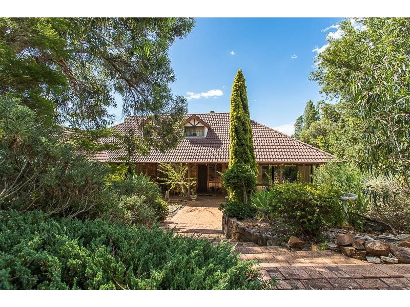 15 Vista Grove, Mount Nasura WA 6112